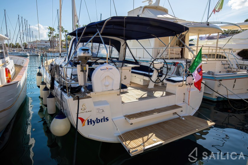 Oceanis 51.1 - Yacht Charter Sailica