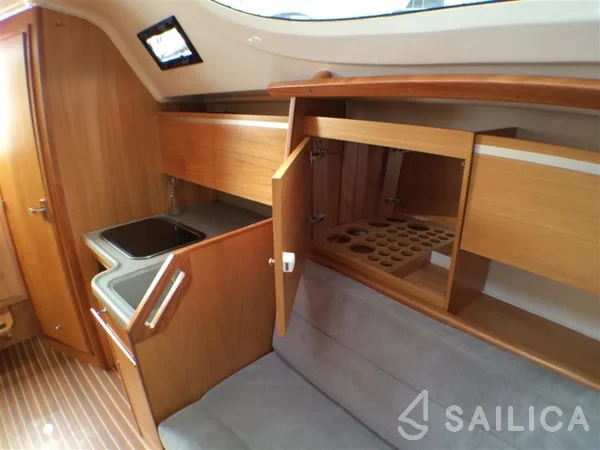 Maxus 33.1 RS - Yacht Charter Sailica