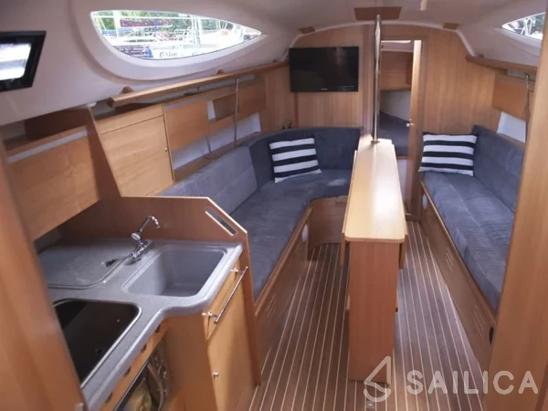 Maxus 33.1 RS - Yacht Charter Sailica