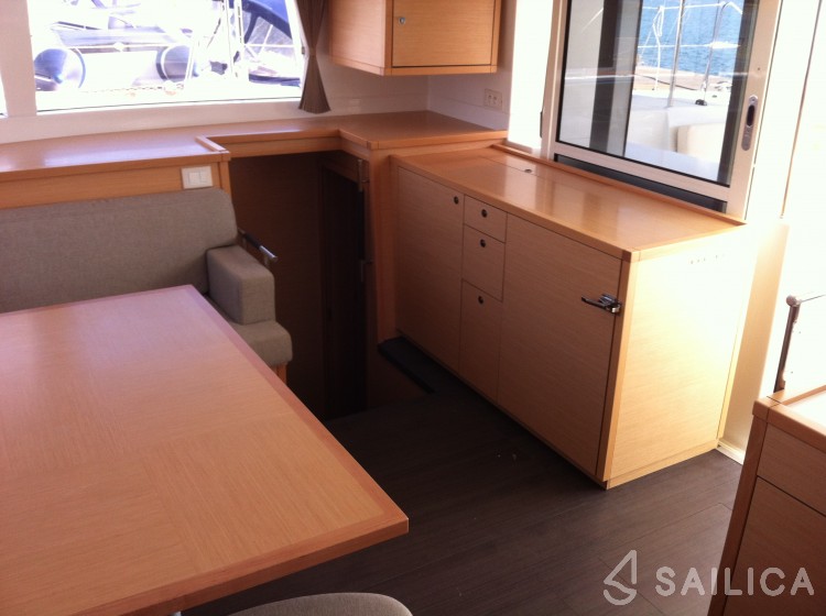 Lagoon 450 - Yacht Charter Sailica