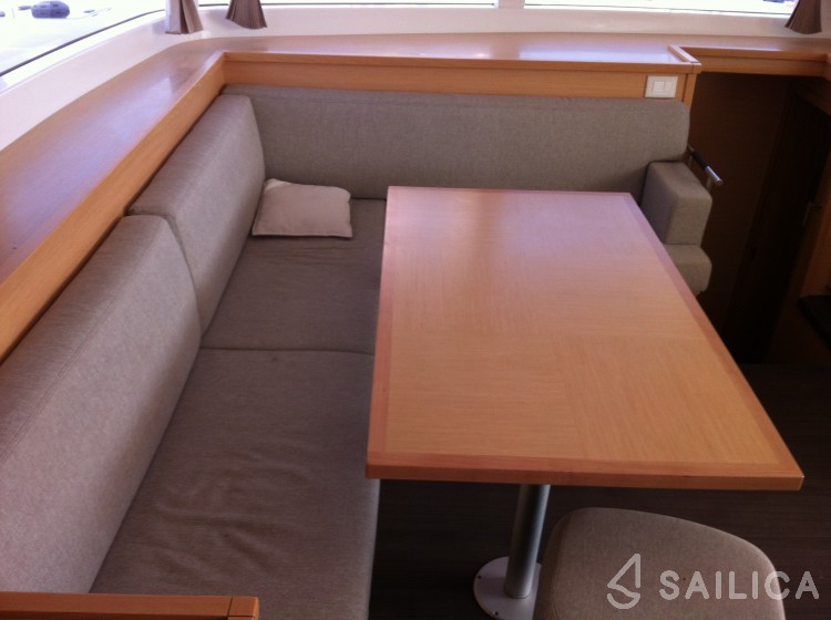 Lagoon 450 - Yacht Charter Sailica