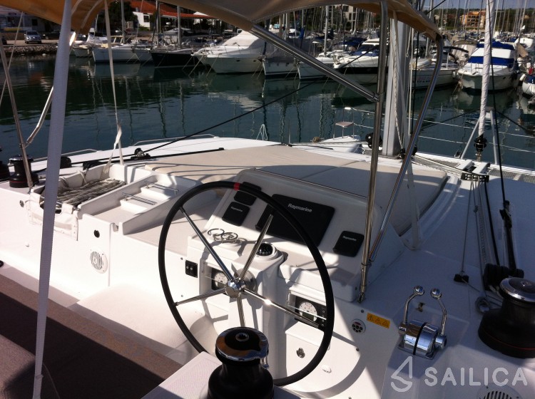 Lagoon 450 - Yacht Charter Sailica