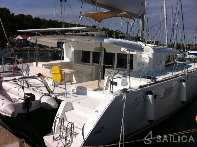 Lagoon 450 - Yacht Charter Sailica