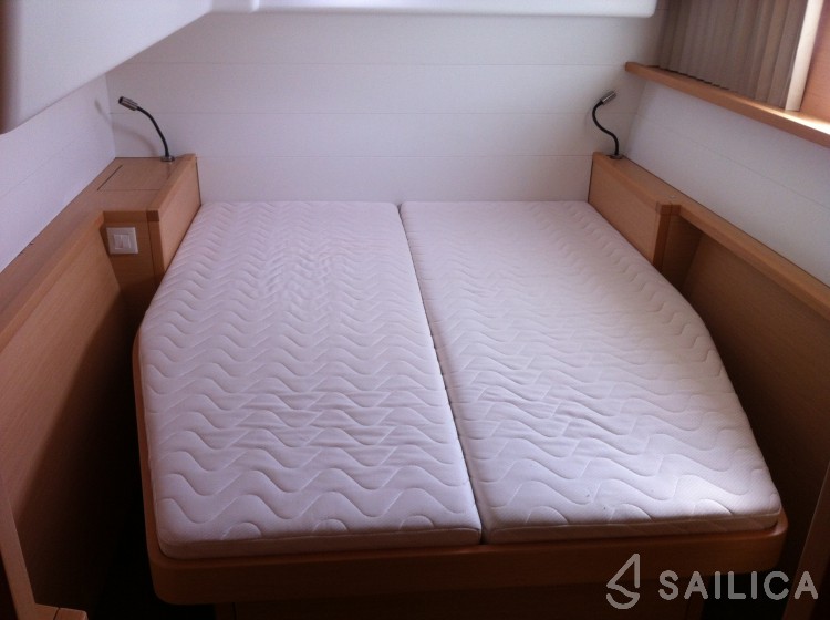Lagoon 450 - Yacht Charter Sailica