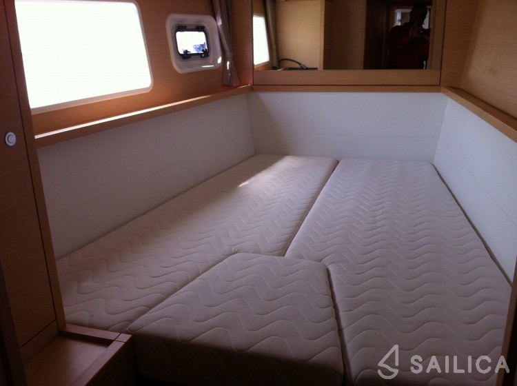 Lagoon 450 - Yacht Charter Sailica