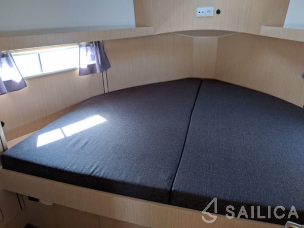 Futura 36 - Yacht Charter Sailica