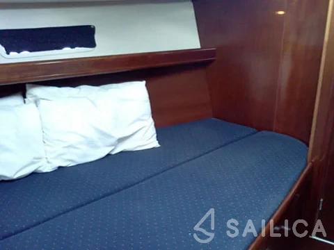 Oceanis 393 Clipper - Yacht Charter Sailica