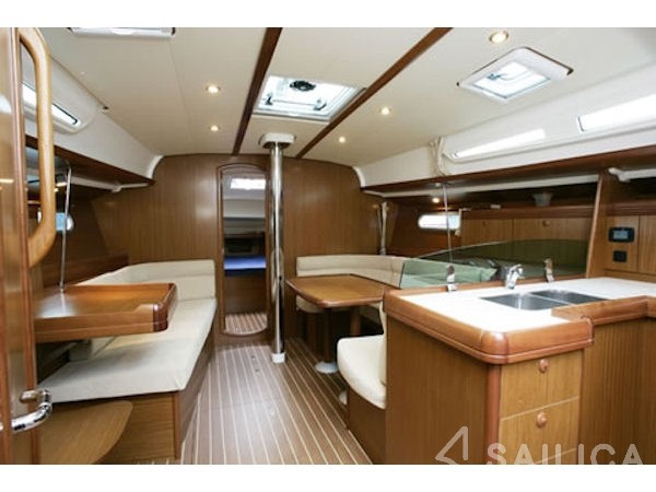 Sun Odyssey 42i - Yacht Charter Sailica