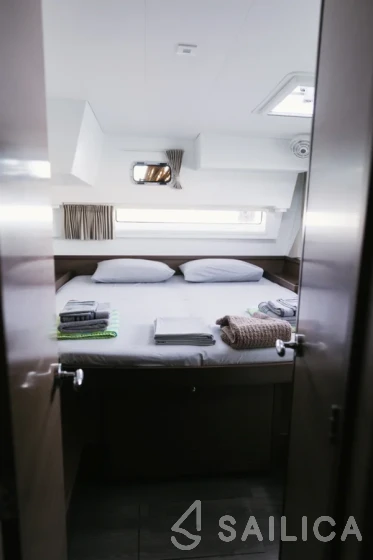 Lagoon 42 - Yacht Charter Sailica