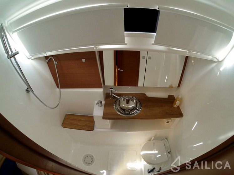 Dufour 412 GL - Yacht Charter Sailica