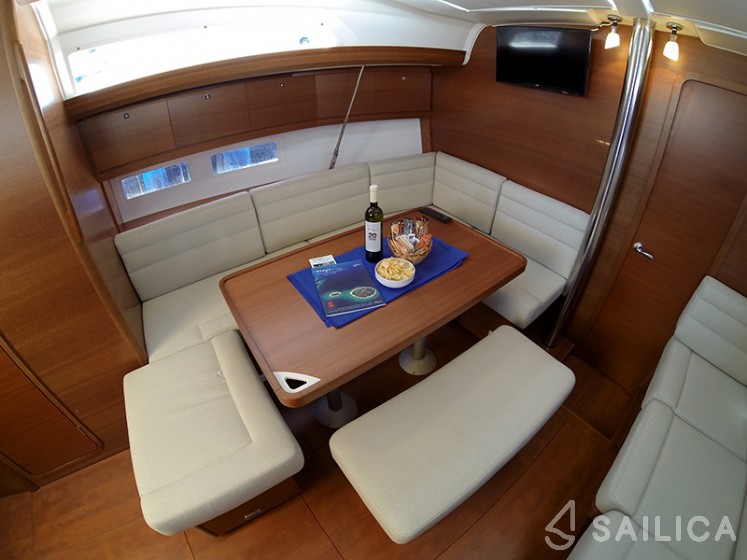 Dufour 412 GL - Yacht Charter Sailica