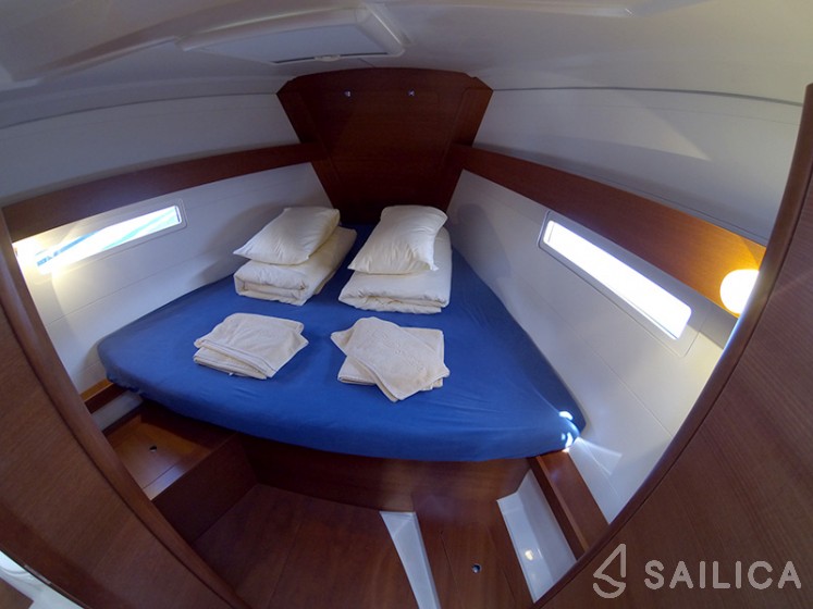 Dufour 412 GL - Yacht Charter Sailica