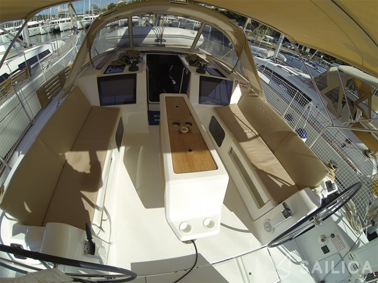 Dufour 412 GL - Yacht Charter Sailica