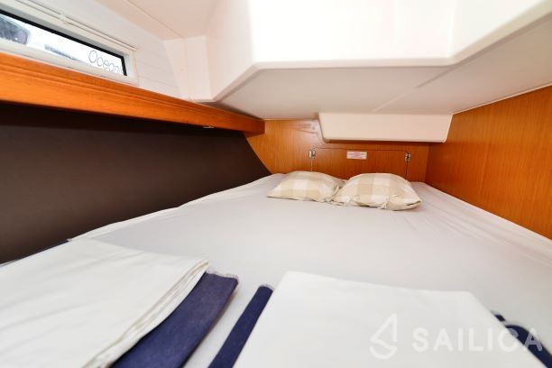 Bavaria 37 Cruiser - Yacht Charter Sailica