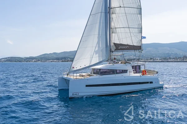 Bali 4.1 - Yacht Charter Sailica