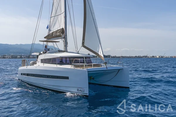Bali 4.1 - Yacht Charter Sailica