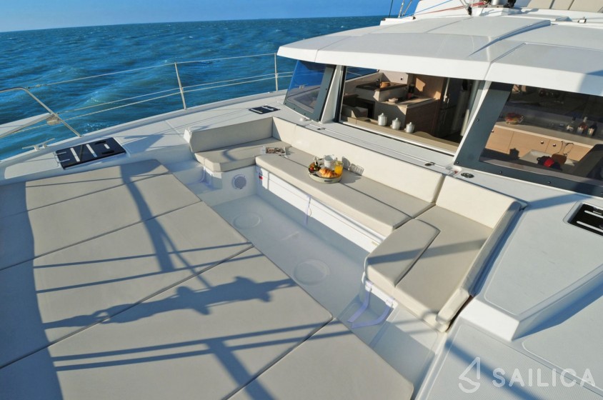 Bali 4.1 - Yacht Charter Sailica