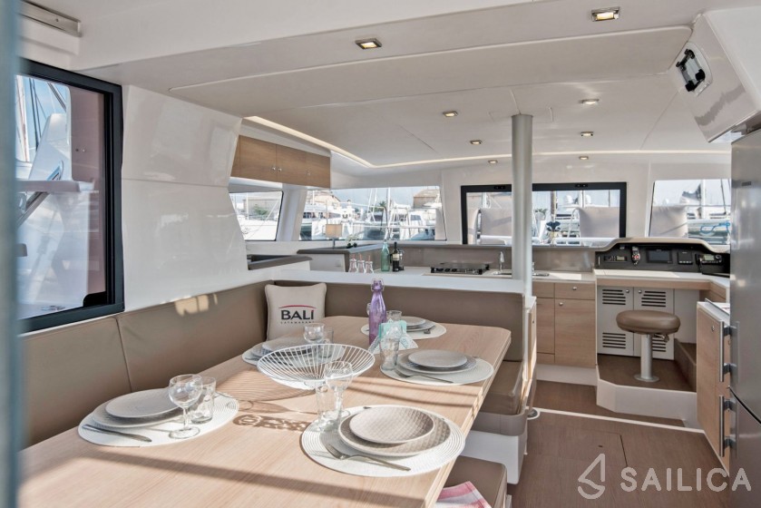 Bali 4.1 - Yacht Charter Sailica