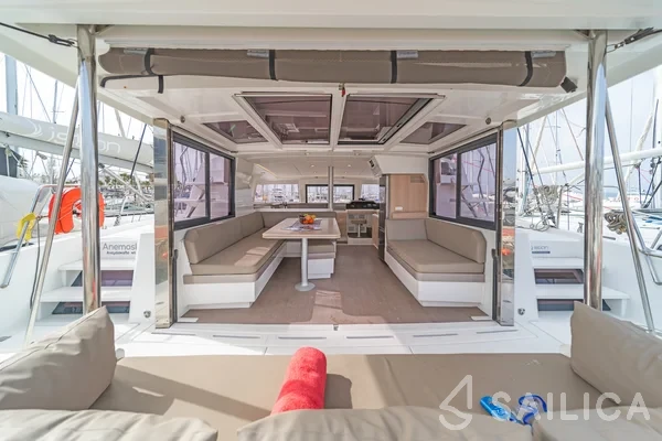 Bali 4.1 - Yacht Charter Sailica