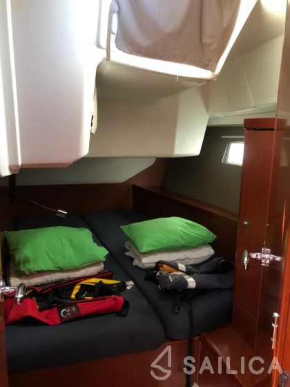 Oceanis 45 - Yacht Charter Sailica