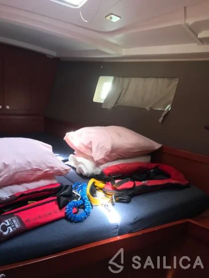 Oceanis 45 - Yacht Charter Sailica