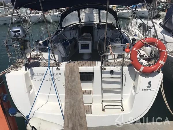 Oceanis 43 - Yacht Charter Sailica