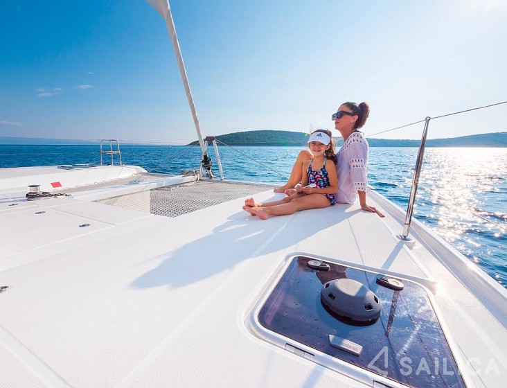 Lagoon 42 - Yacht Charter Sailica