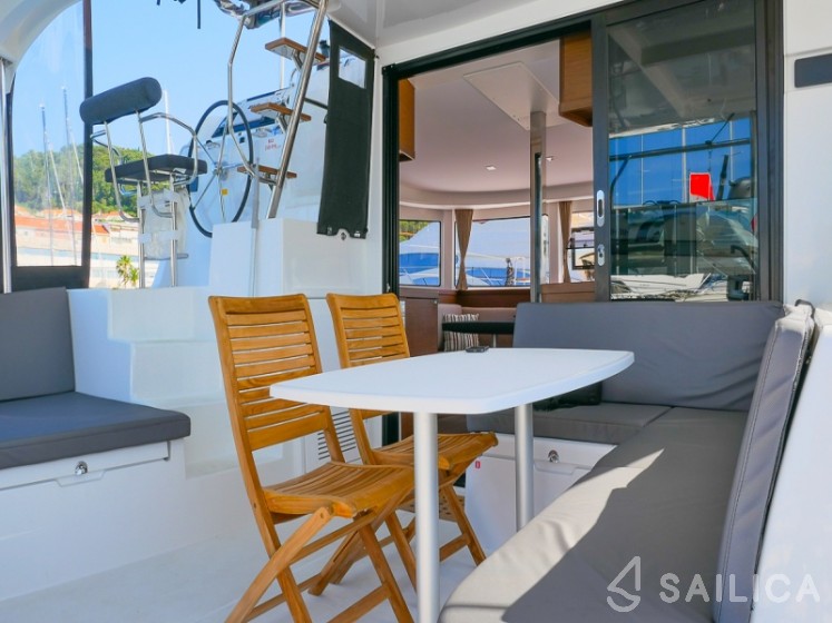 Lagoon 42 - Yacht Charter Sailica