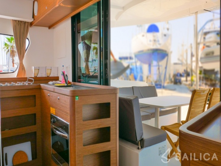 Lagoon 42 - Yacht Charter Sailica