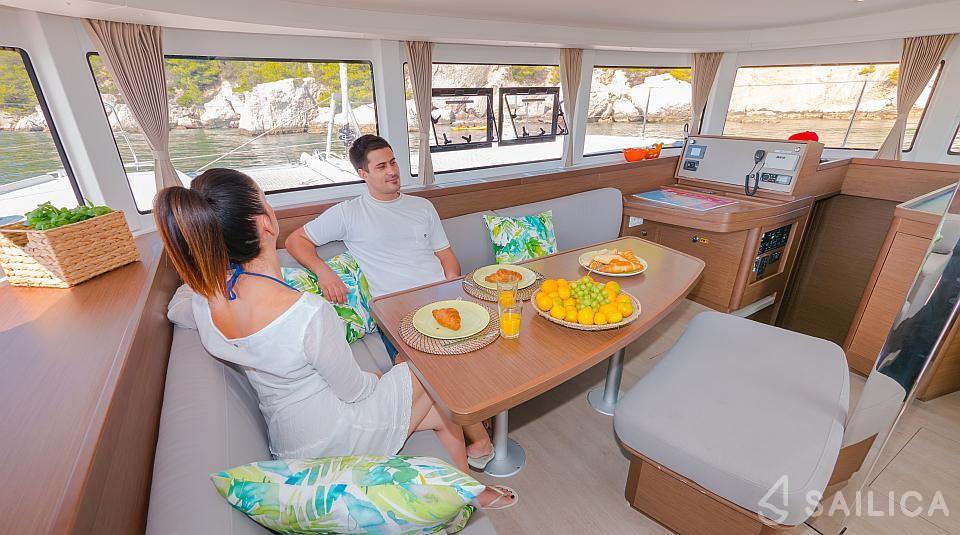 Lagoon 42 - Yacht Charter Sailica