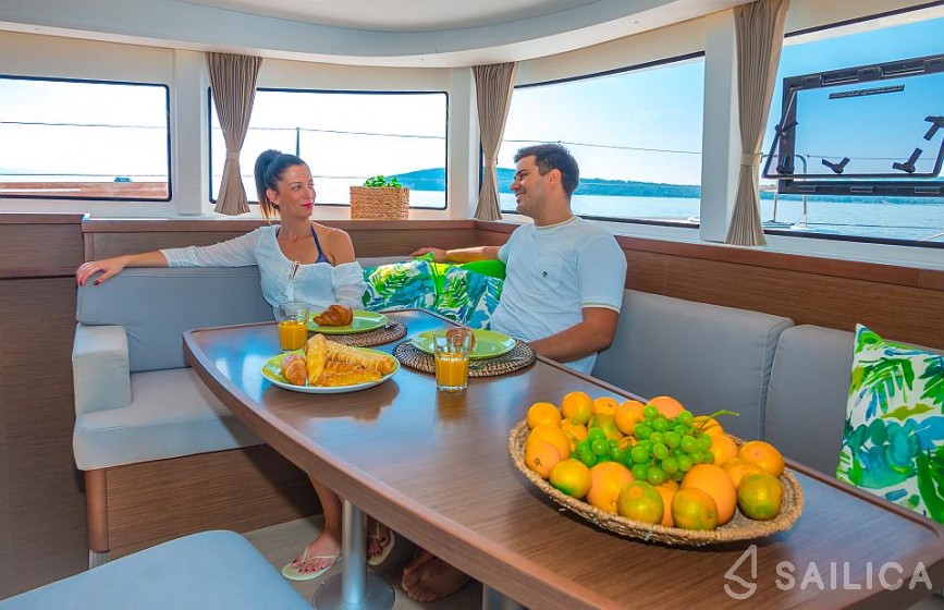 Lagoon 42 - Yacht Charter Sailica