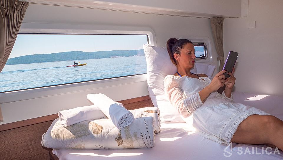Lagoon 42 - Yacht Charter Sailica