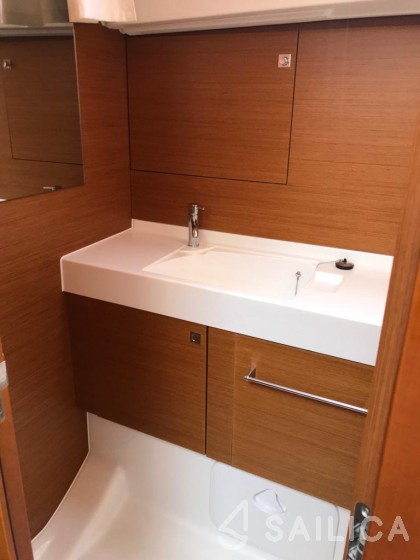 Sun Odyssey 519 - Yacht Charter Sailica
