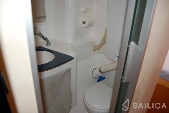 Belize 43 - Yacht Charter Sailica