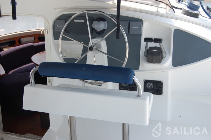 Belize 43 - Yacht Charter Sailica