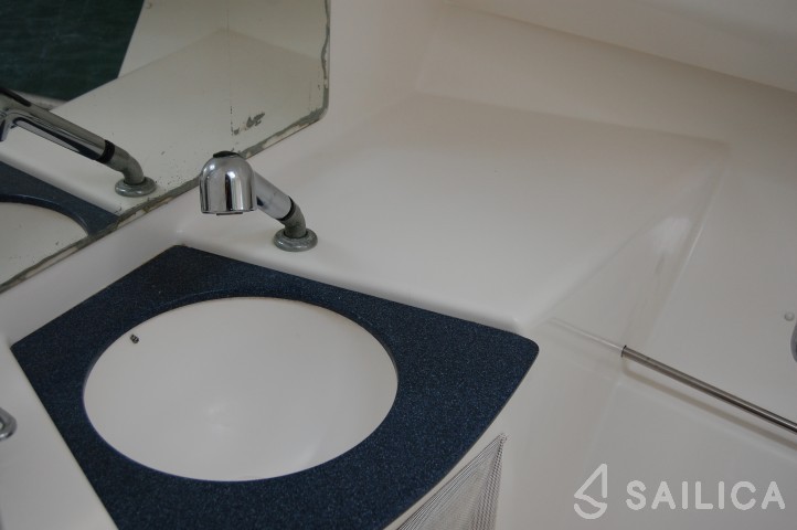 Belize 43 - Yacht Charter Sailica