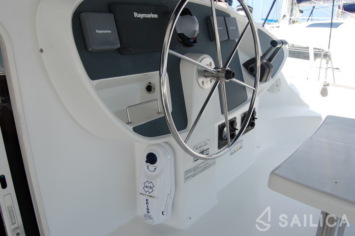 Belize 43 - Yacht Charter Sailica