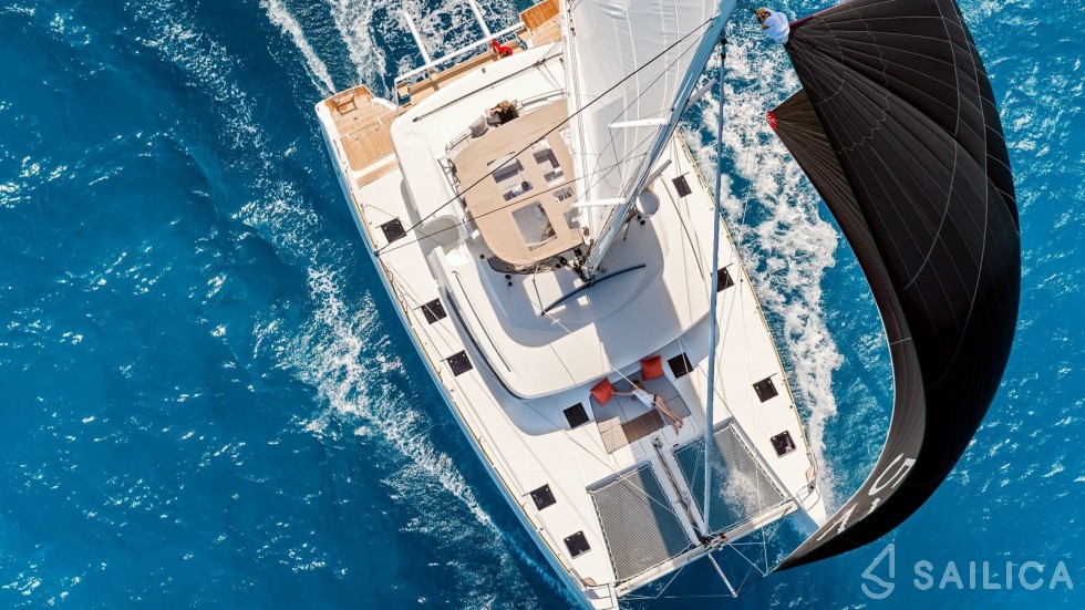 Lagoon 52F - Yacht Charter Sailica