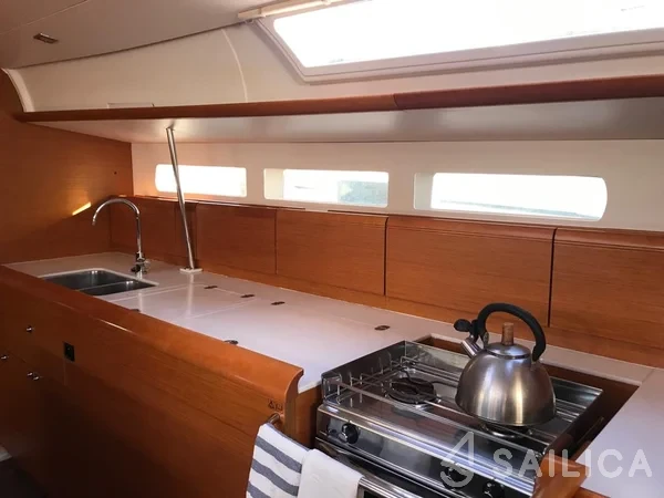 Sun Odyssey 519 - Yacht Charter Sailica