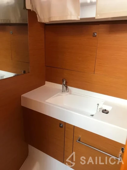 Sun Odyssey 519 - Yacht Charter Sailica