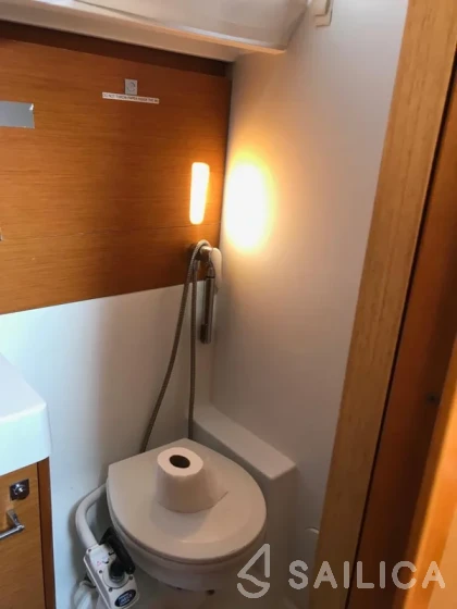 Sun Odyssey 519 - Yacht Charter Sailica