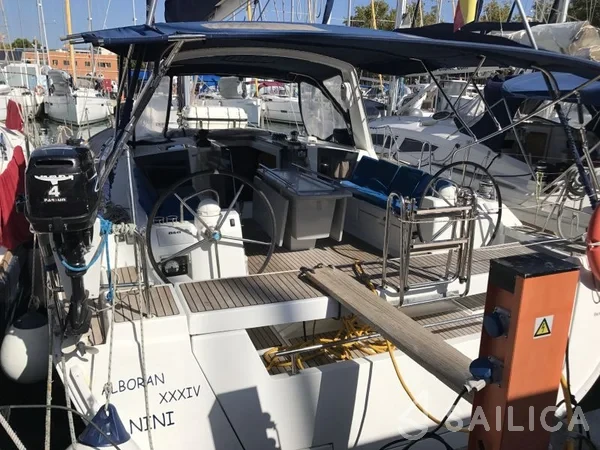 Oceanis 45 - Yacht Charter Sailica