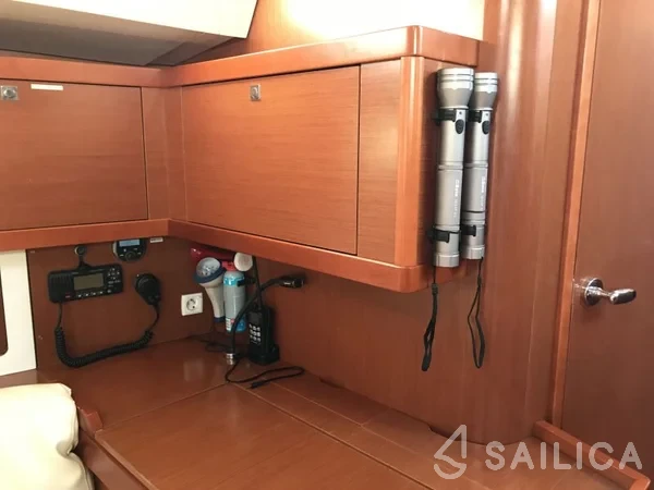 Oceanis 45 - Yacht Charter Sailica