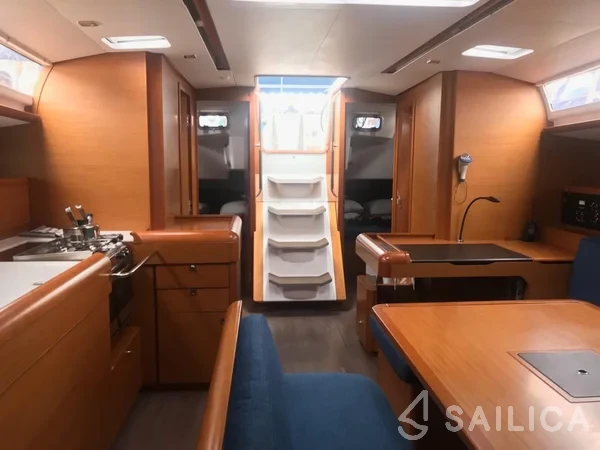 Sun Odyssey 519 - Yacht Charter Sailica