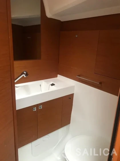 Sun Odyssey 519 - Yacht Charter Sailica