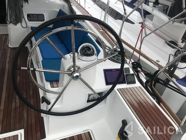 Sun Odyssey 519 - Yacht Charter Sailica