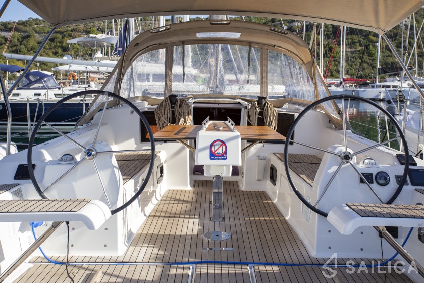 Dufour 382 GL - Yacht Charter Sailica