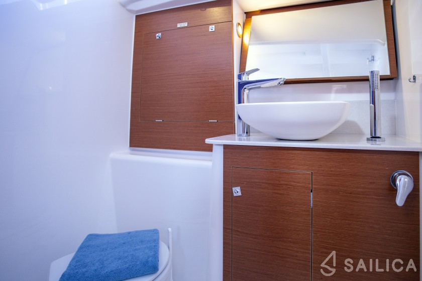 Dufour 382 GL - Yacht Charter Sailica