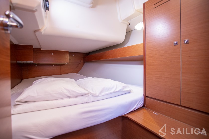 Dufour 382 GL - Yacht Charter Sailica