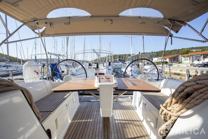 Dufour 382 GL - Yacht Charter Sailica